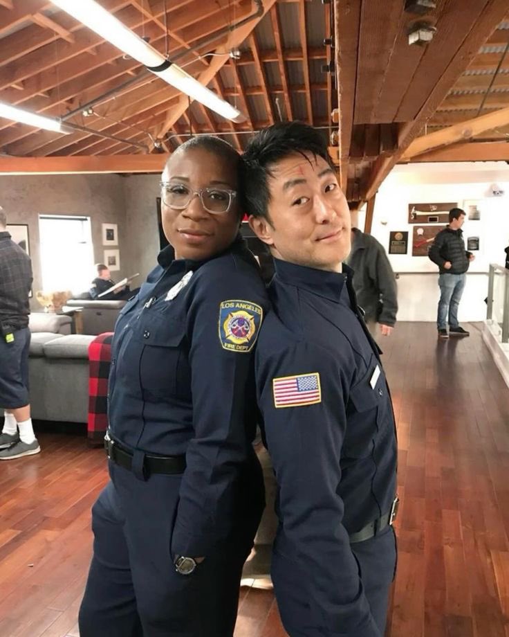 jessieswrldd's tweet photo. can they bring back the best friends that fought crime &amp; almost died together??????????? https://t.co/zdzZxJBtIM