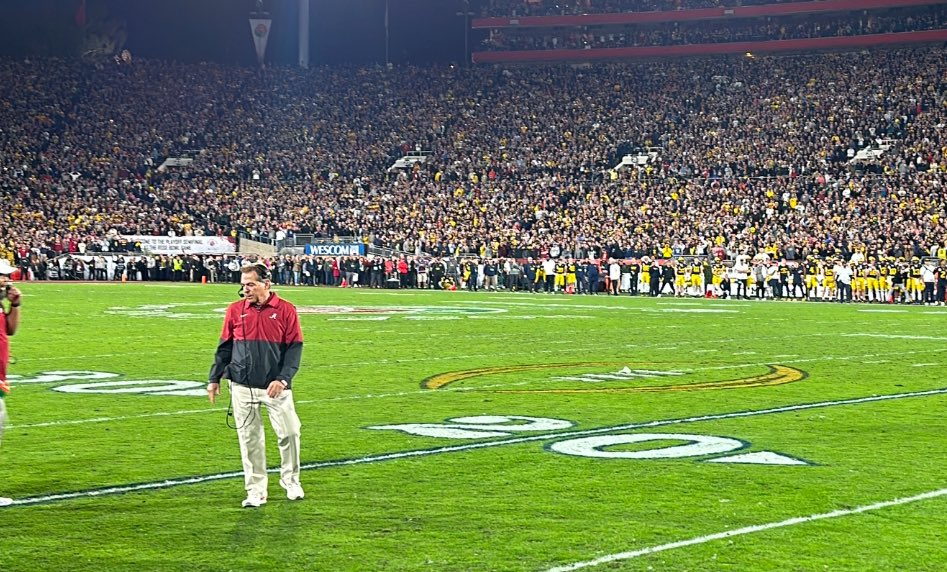 ByCasagrande's tweet photo. One year ago today, a picture I snapped of Nick Saban just seconds before the final play of his coaching career. https://t.co/rwqCHjsw0F