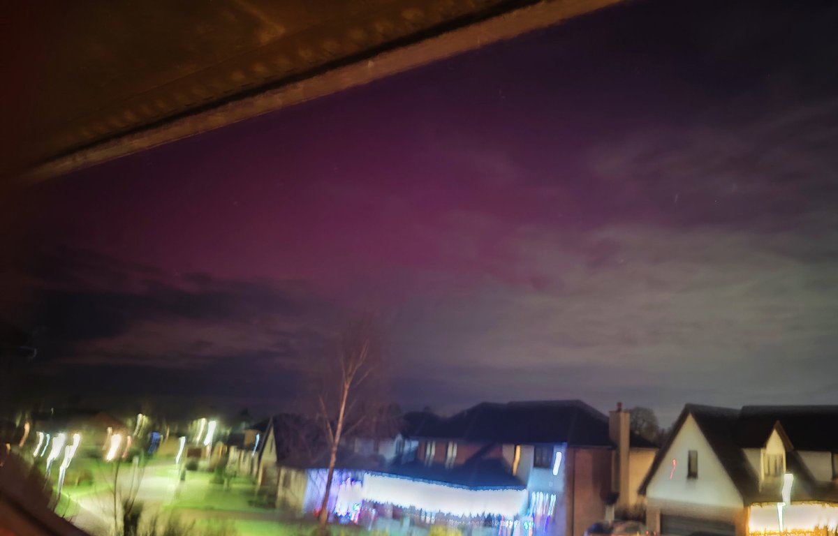 frantic_gold's tweet photo. The #NewYearsDay2025 #Aurora is out over #Alloway tonight https://t.co/H0CoT9uFYD