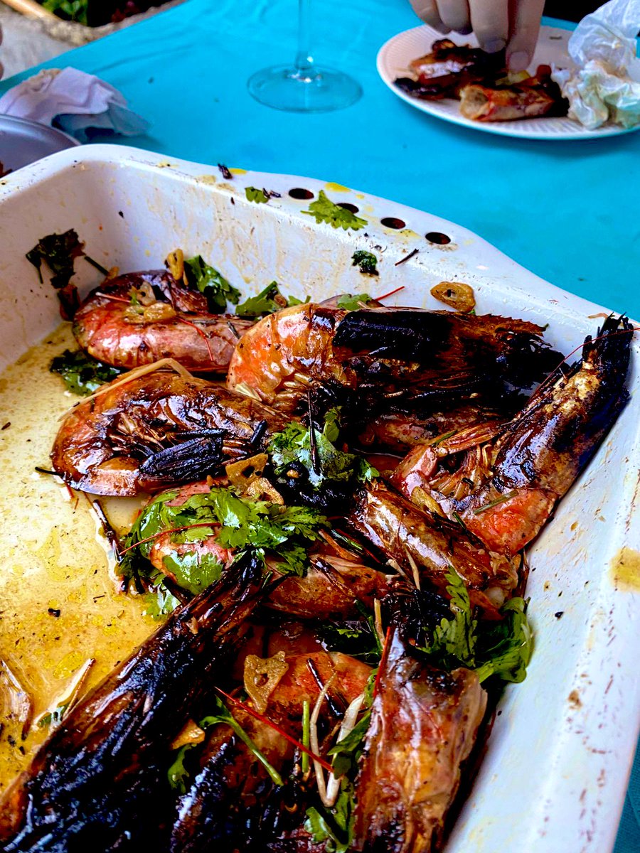 Feliz año nuevooo 🥂! Infinite Love ♾️ &amp; Always! In this #NewYearComing!
Y que sea éste nuestro año 👊! Y que hayan tenido la mejor noche anoche ❤️! In whatever the country 🇨🇱🇬🇷🏴󠁧󠁢󠁥󠁮󠁧󠁿🇬🇧🇺🇸🇩🇪 🇧🇪 you spent it in #HappyNewYear! Feliz año nuevo! Ευτυχισμένο το νέο έτος 2025! #Go2025 🥂