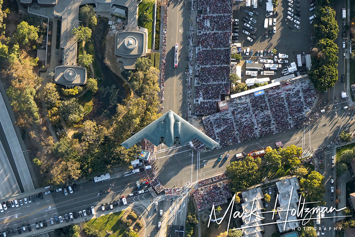 westcoastaerial's tweet image. Happy New Year!!

#aerialphotography #pilotview #fromanairplane #b2spirit #flyover @RoseParade @VisitPasadena @Whiteman_AFB @usairforce @SonyAlpha #sonya7riv #gmaster @VisitCA @ABC