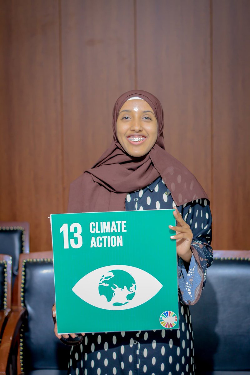 nasrinabdi141's tweet image. Last night, we gathered 40 young women from universities to discuss their role in environmental conservation. The energy was incredible—now it's time for action!  

What’s your next move for the planet? 
#WomenForEnvironment #ActNow"