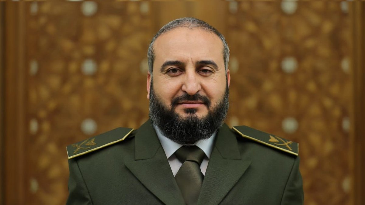 alrougui's tweet photo. وفد سوري رفيع يصل للرياض بعد ساعة من الآن : 

إليك أبرز أسماء الوفد السوري :

- وزير الخارجية السوري : أسعد الشيباني 
-وزير الدفاع السوري مرهف أبو قصرة 
- رئيس جهاز الاستخبارات السوري أنس خطاب