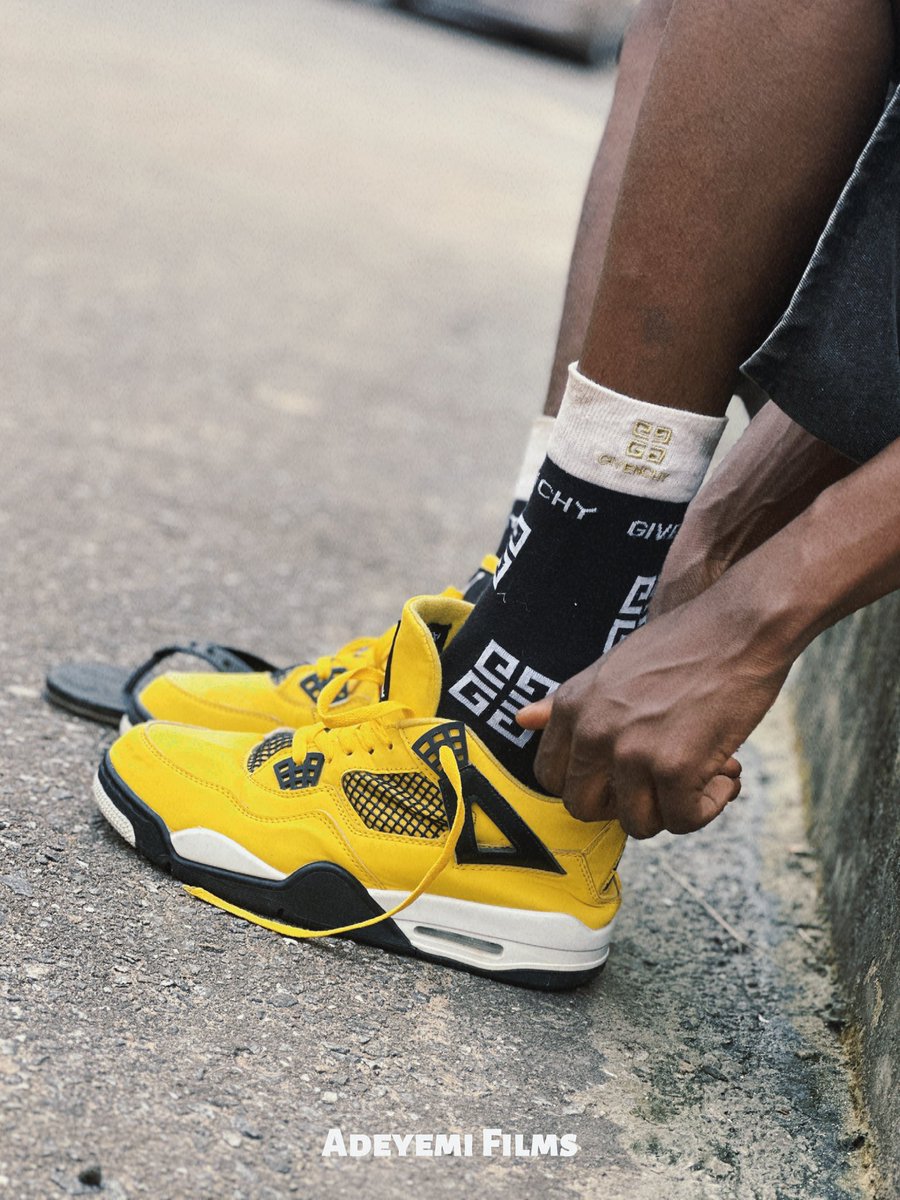 thatalphxz's tweet photo. If you wear my shoe, e no fiii fit you 💆🏽‍♂️ https://t.co/2tZZgZrz3t