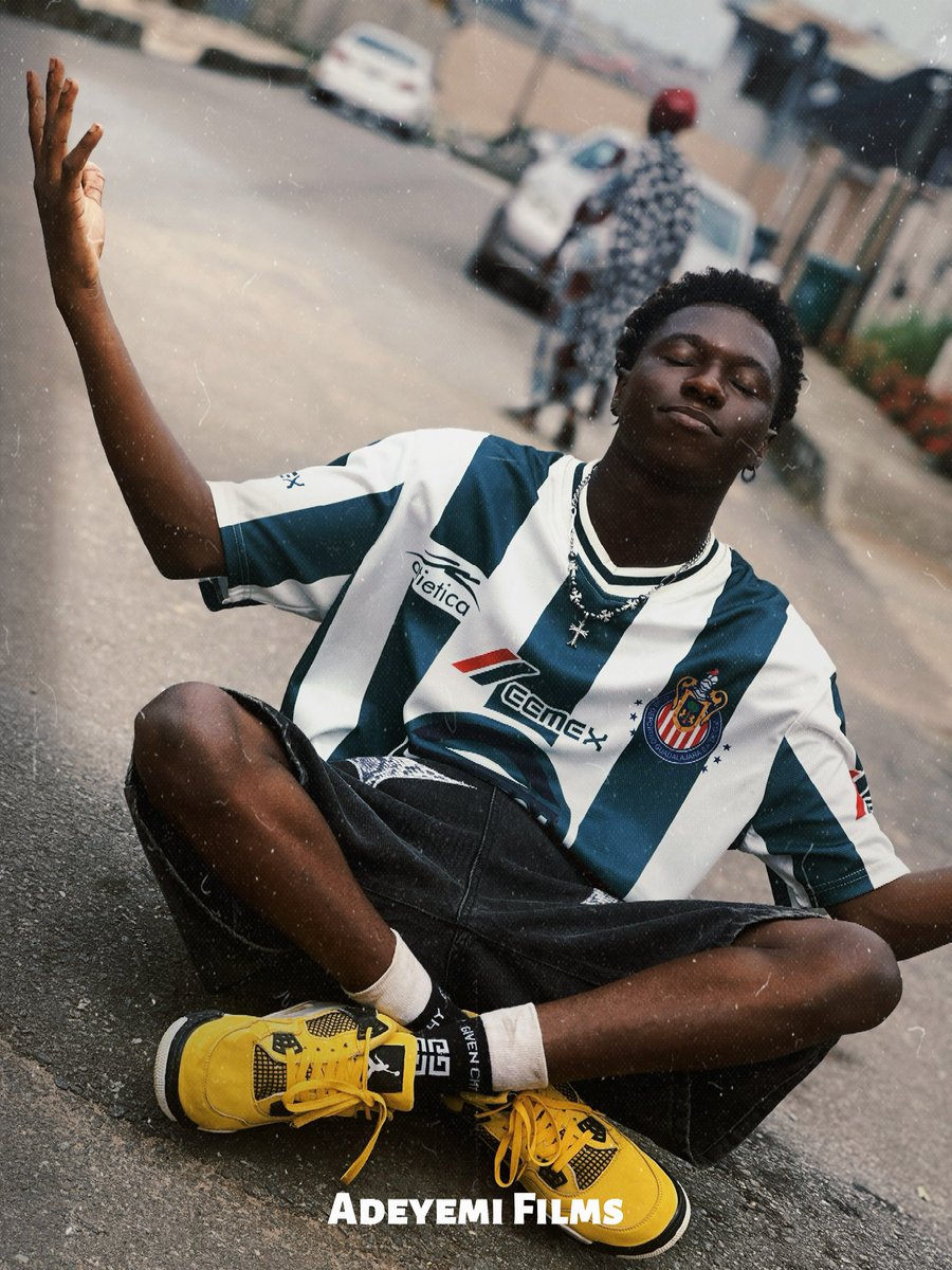 thatalphxz's tweet photo. If you wear my shoe, e no fiii fit you 💆🏽‍♂️ https://t.co/2tZZgZrz3t