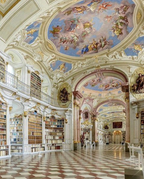 looking for new bookish moots with a fresh '25 reintroduction #booktwt

♡ 23, she
♡ fav genre: fantasy, romance, thriller
♡ 2025 goals: expand genres - try reading more nonfiction, sci-fi, and classics 

♡/↻ to be mutuals