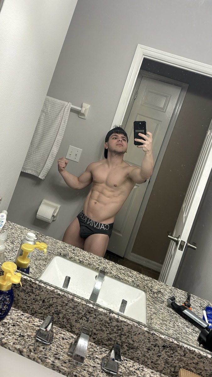 say "gm" for shower nudyz (serious)