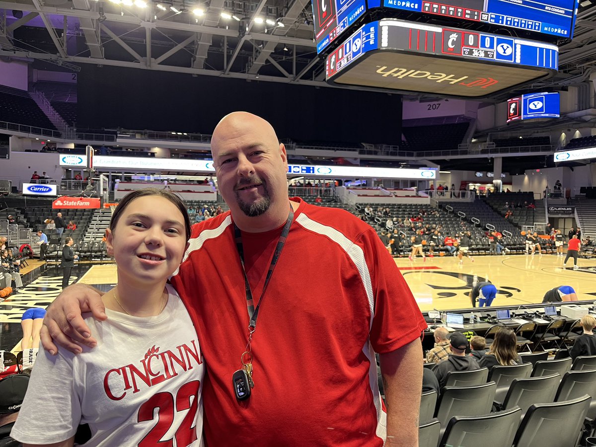 PoorTiffany's tweet photo. #UCWBB https://t.co/Gq1DX7CYqv