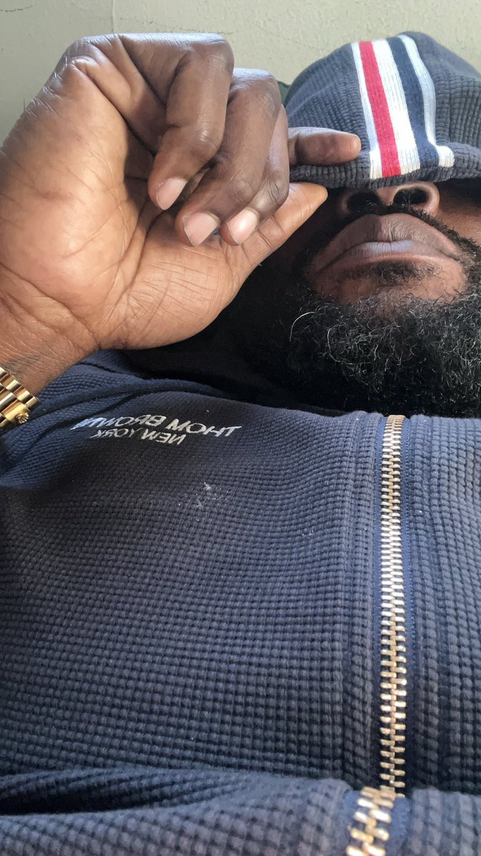 __TriLL_aa__'s tweet image. The Don Julio still on my heels 🤢🤫 #HappyNewYears2025