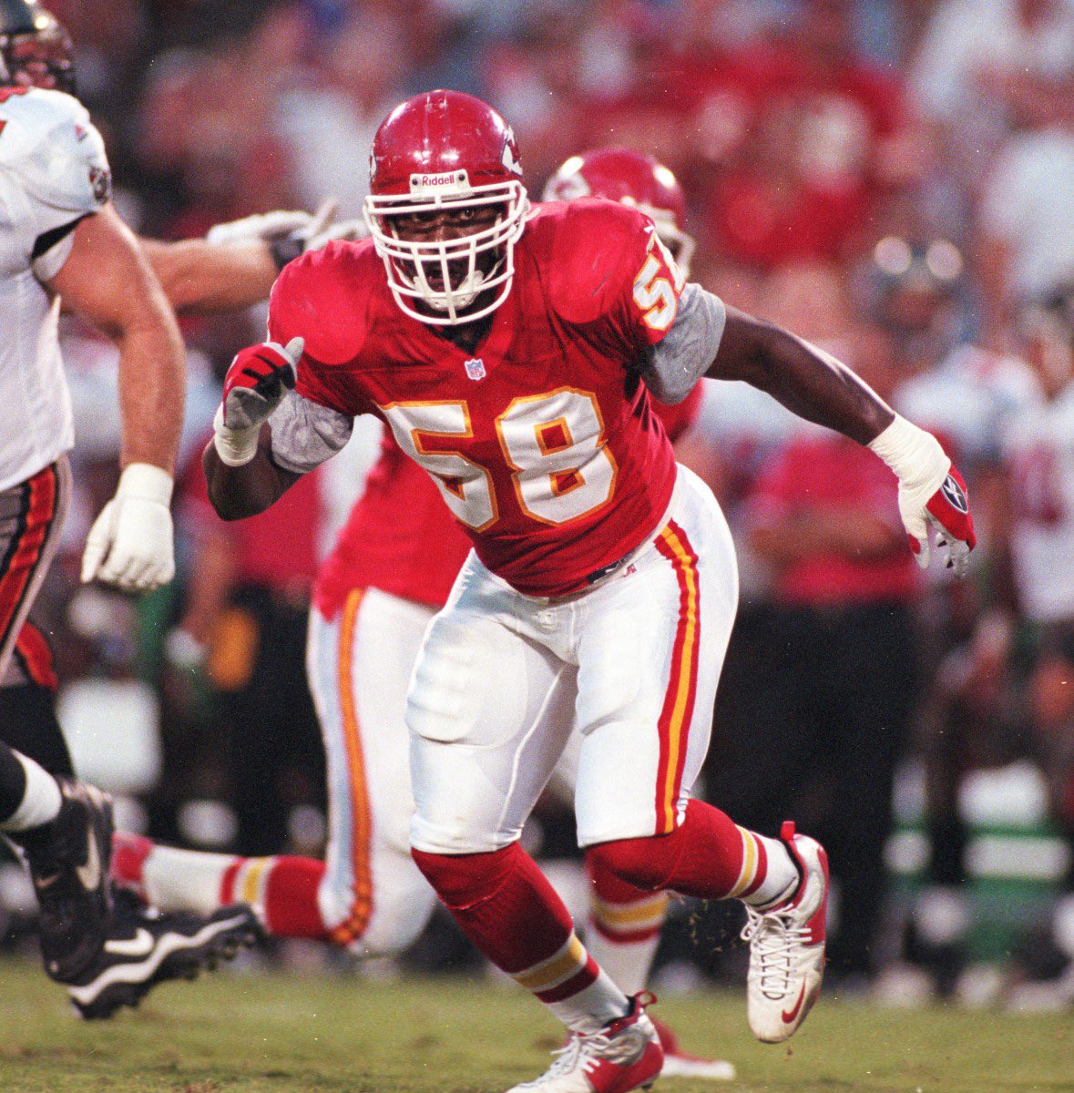 MLFootball's tweet photo. TODAY WE REMEMBER: #Chiefs icon Derrick Thomas, who would’ve turned 58 today.

One of the greatest ever, gone too soon 💔

🏆 9x Pro Bowler
🏆 NFL Rookie of the Year 
🏆 Man of the Year (’93)
🏆 NFL sacks leader (’90)
🏆 1990s All-Decade Team
🏆Hall of Famer
🏆#58 retired

#RIP58 https://t.co/bfgP4EKZPU