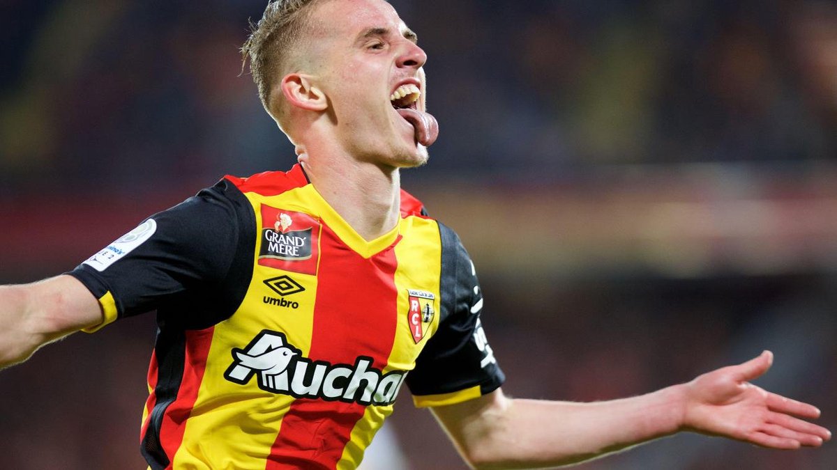 Au final, les joueurs se suivent et se ressemblent, mais PERSONNE n'aura égalé la classe de ce mec