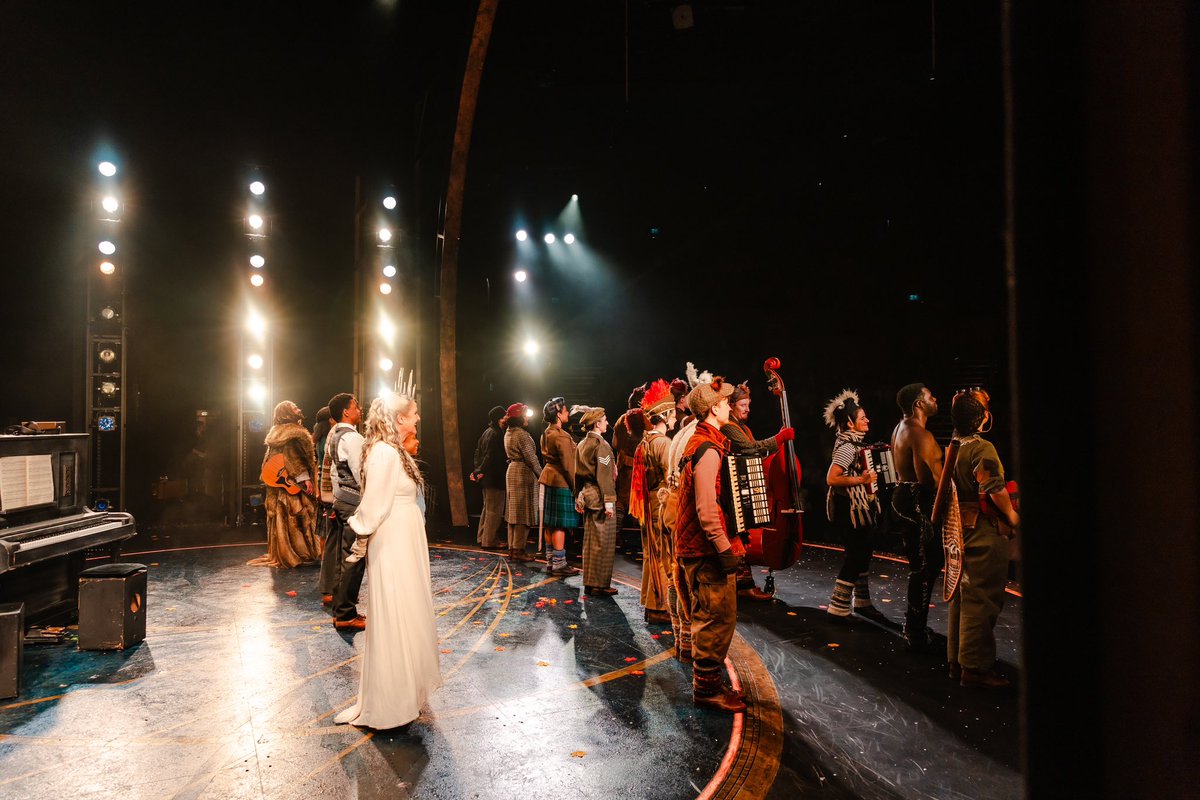 HAPPY NEW YEAR from #LionWitchWardrobe ✨

To celebrate, check out our brand-new backstage production shots!