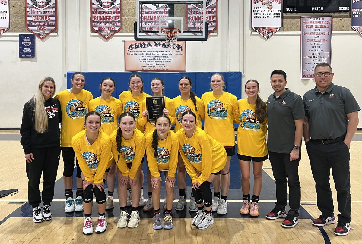 AveryAllred3's tweet photo. 🏆Tournament CHAMPIONS🏆 We
Had a great holiday tournament in San Diego &amp; I was selected to the All-Tournament team. Great job GHS (11-0) 
 @SurfNSlamHS @GHSwatchuswork https://t.co/MkkYB9P985
