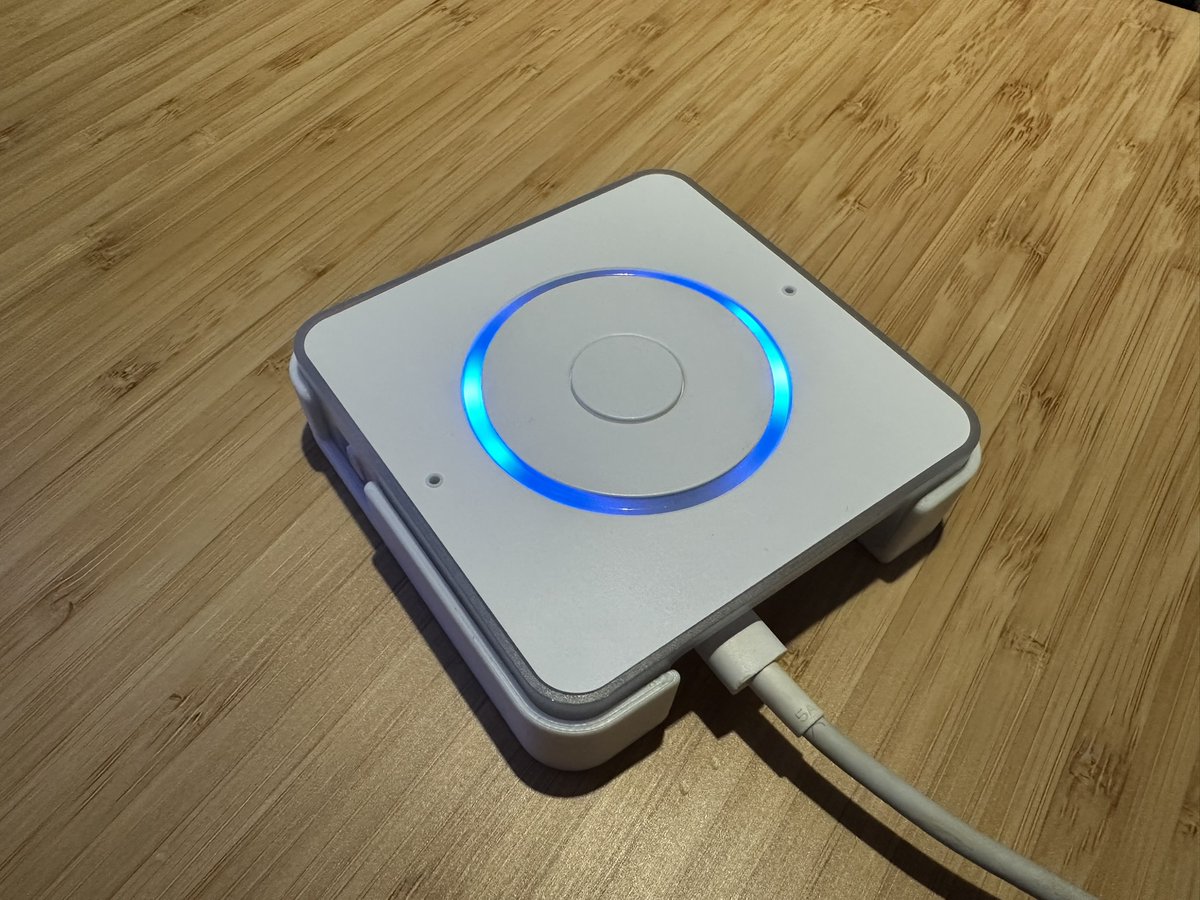 delphiki's tweet image. I made a wall mount for the @home_assistant Voice PE : makerworld.com/fr/models/9376… #3dPrint #HomeAssistantVoice