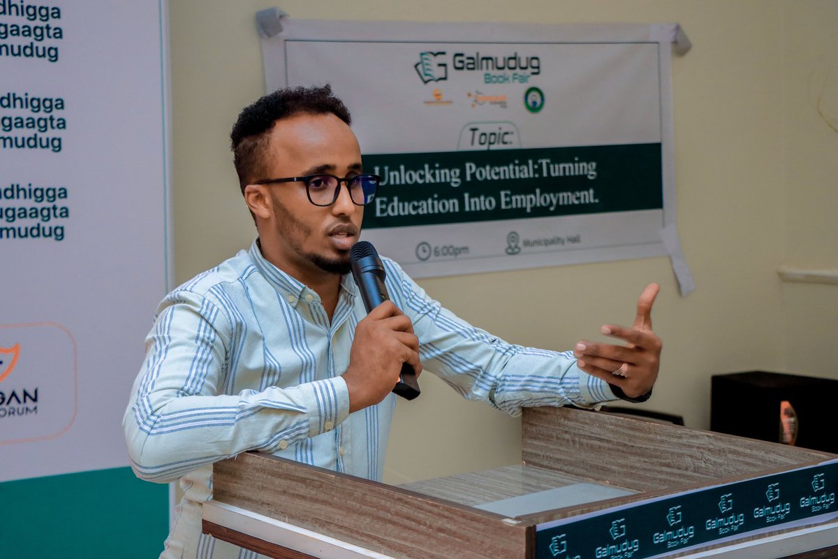 hanaqaadhub's tweet photo. This week at the Galmudug Bookfair in Dhusamareb, we held a special session focused on ‘Unlocking Potential: Turning Education Into Employment.’ We believe it will make a significant contribution to addressing unemployment. https://t.co/0hiJMHnzqj