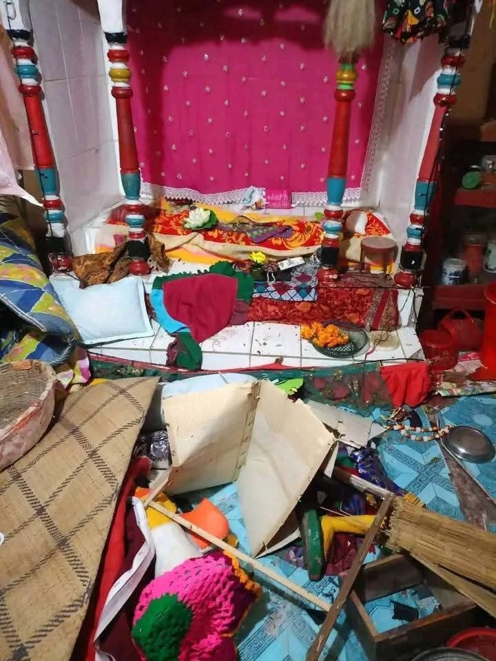Niloy_Kr101's tweet photo. (01-01-2025) the Aditya Mahal, the Shebasram of Sri Sri Gauranga Mahaprabhu, was attacked and vandalized at approximately 7.30 AM in Moulvibazar, Bangladesh.😡

#SaveBangladehiHindus #Bangladesh #AllEyesOnBangladeshiHindus #freechinmoykrishnaprabhu #FreeChinmoyKrishnaDas https://t.co/XFYuMIKaAF