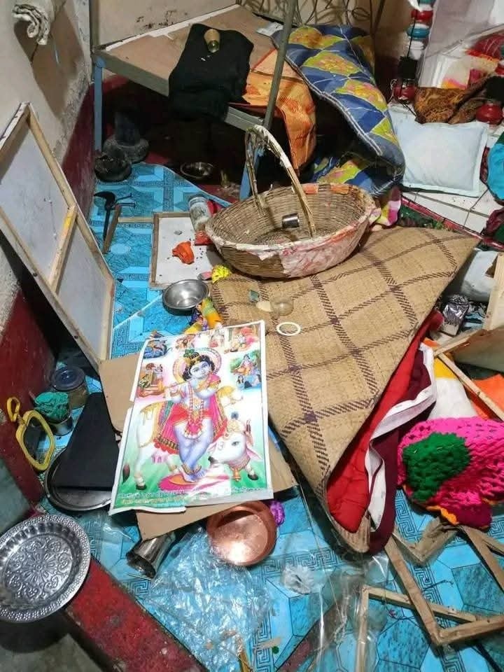 Niloy_Kr101's tweet photo. (01-01-2025) the Aditya Mahal, the Shebasram of Sri Sri Gauranga Mahaprabhu, was attacked and vandalized at approximately 7.30 AM in Moulvibazar, Bangladesh.😡

#SaveBangladehiHindus #Bangladesh #AllEyesOnBangladeshiHindus #freechinmoykrishnaprabhu #FreeChinmoyKrishnaDas https://t.co/XFYuMIKaAF
