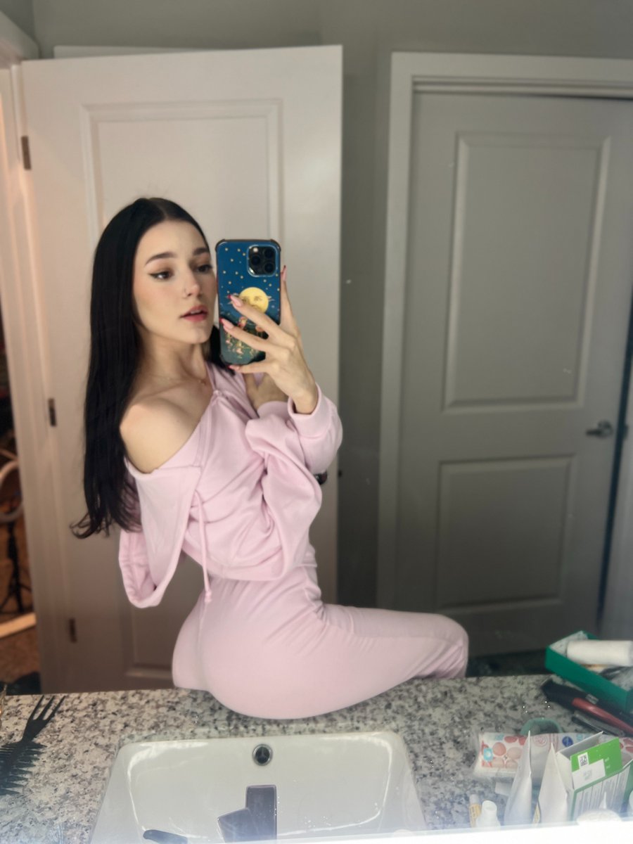 katttrinax's tweet photo. @dirtycouplesxo I can record my moan for you to enjoy if you DM me 'pls' https://t.co/NYBh09PZCl