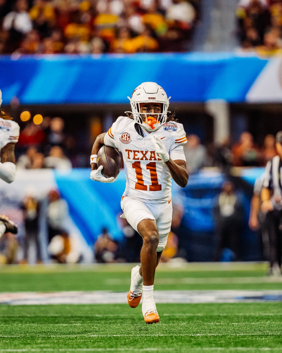 Can't catch <a href="/silasbolden_/">$ilas</a> 😏🤘

#HookEm | #CFBPlayoff