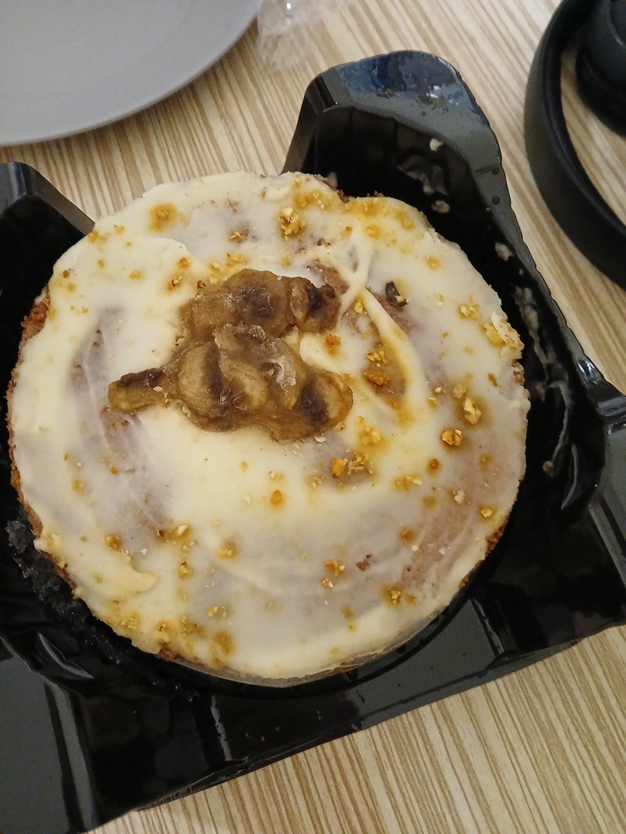 Bugün migrostan pasta aldık ve çıkan pasta bu. Muzlar bozulmuş tadı berbat yiyemiyoruz. Özellikle tarihine bakıp aldık halbuki. <a href="/Migros_Turkiye/">Migros Türkiye</a>