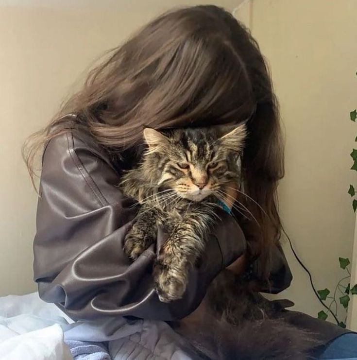 she won’t stop hogging my cat😐