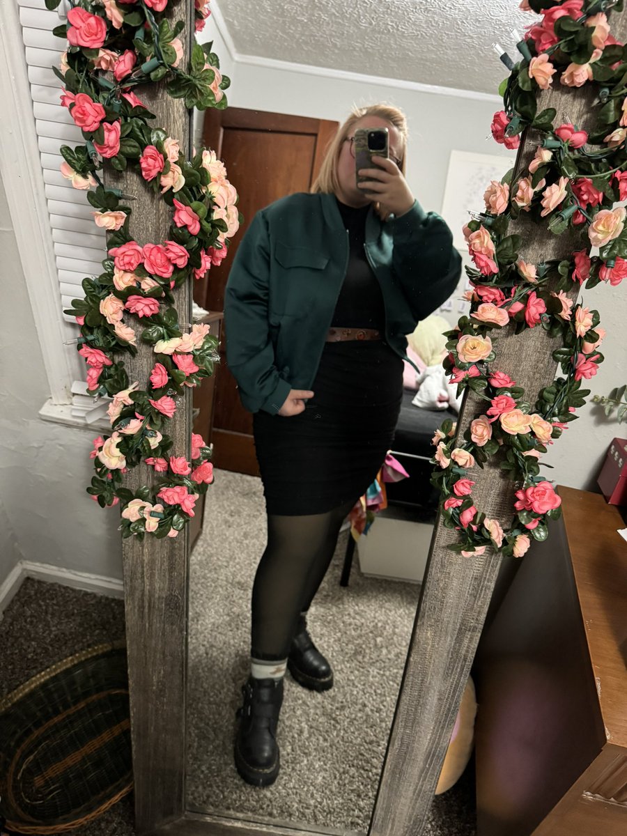 sumjshine's tweet photo. reeeally hard to pick just 4 so here's a little thread ig 😋 https://t.co/O0sorApYUO