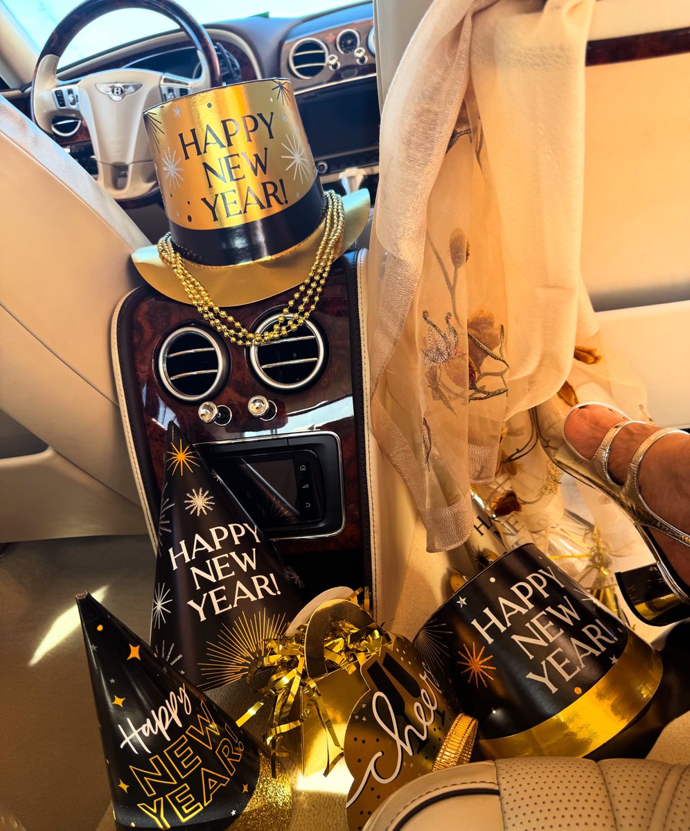 LasBrisaCarWash's tweet image. Happy New Year all🎉🎊Blessings to you all! #lasbrisas #carwash #oilchanges #2025newyear  Free🚘wash💦on your Birthday🎁