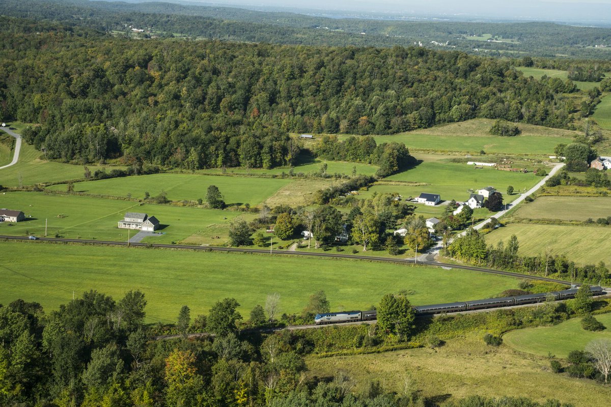 New year, new beginnings! Ready for a fresh start? Discover life in Vermont at the link in bio.
.
.
#NewYear #NewYear2025 #2025 #ThinkVermont #Vermont #VT #LifeInVermont #LifeInVermont #Jobs #Relocate #MoveToVermont