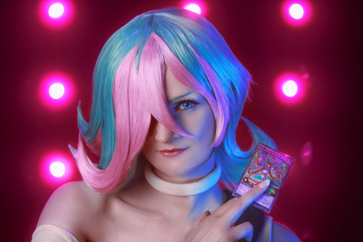 Wheelerin_94's tweet photo. "Shining Megastar!" 🎸⭐️
✨️ Happy New Year everybody! ✨️
📸: @ slike.cosplay
🖌: @PYulice
📍: @OH3_Studios
#yugioh #sevens #yugiohsevens #ygosevens #princessg #gibumipurisaki #gwendolinepurdy #プリンセスG #遊戯王 #cosplay #yugiohcosplay #sevenscosplay #ラッシュデュエル https://t.co/S3gsZdDtwA