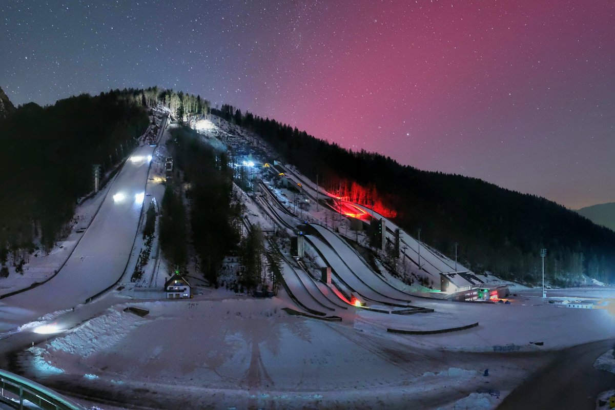 Avtokampi.si (@avtokampi) on Twitter photo Severni sij ponovno na nebu nad skakalnicami v Planici 🤩.
<a href="/KranjskaGora/">Kranjska Gora</a>
<a href="/PlanicaNordic/">Planica Nordic</a>
#AuroraBorealis
#Planica Severni sij ponovno na nebu nad skakalnicami v Planici 🤩.
<a href="/KranjskaGora/">Kranjska Gora</a>
<a href="/PlanicaNordic/">Planica Nordic</a>
#AuroraBorealis
#Planica