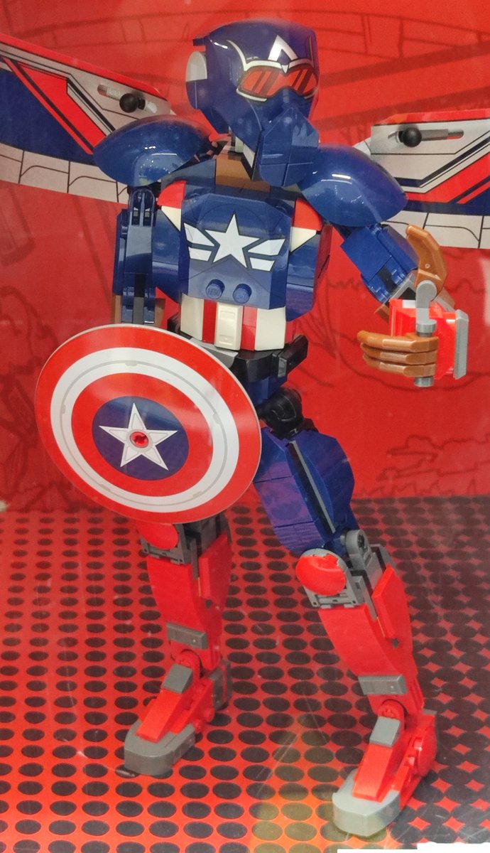 DelMcu's tweet photo. Més detalls del personatges principals de #CaptainAmericaBraveNewWorld gràcies a l'exposició de la tenda #Lego del centre de París.

14 de Febrer als cinemes! https://t.co/qcIpooUBEZ
