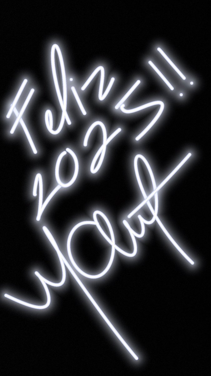 maiteperroni's tweet photo. Deseo q el 2025 nos llene de mucha salud, alegría y más momentos increíbles juntos ❤️❤️❤️✨✨✨✨✨ Feliz año familiaaaa!!!!! https://t.co/unxmQgBAsP