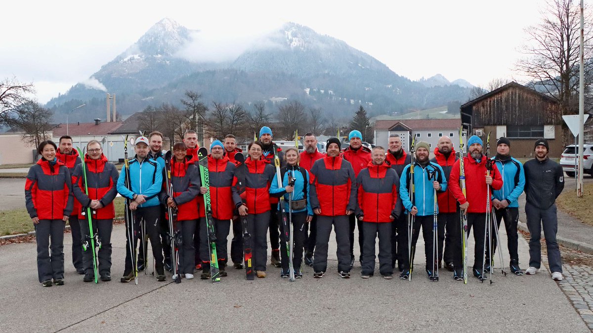 #ICYMI: Bereit für das Abenteuer - Das deutsche Team für die #InvictusGames 2025 traf sich im Dezember in der Sportschule der Bundeswehr in Sonthofen zur Generalprobe für die Versehrten-Winterspiele.
▶️bundeswehr.de/de/aktuelles/m…
