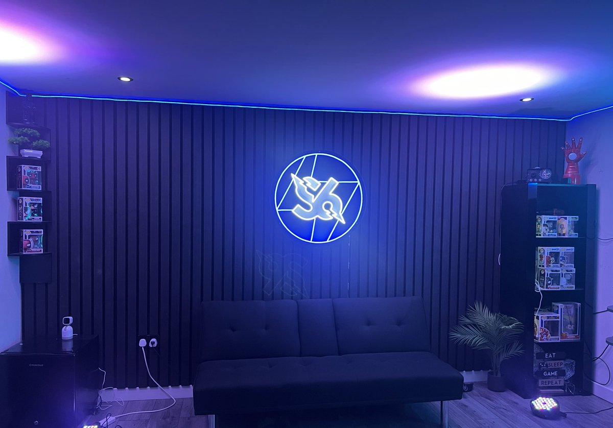 Quit my job year and half ago. Locked in 2024 to pursue my dream in content creation &amp; built a following of 200,000+ Followers. Built lifetime memories, 
All praise to god! Thank you for ALL your support from bottom of my heart ❤️

Catch you in 2025 💪🏽 Happy new year 🥳