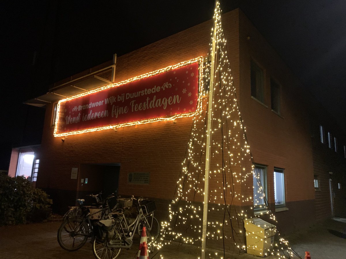 Afgelopen jaarwisseling is in onze gemeente relatief rustig verlopen. Er waren drie branden en die waren snel geblust. De pui van een slagerij werd zwaar beschadigd en een aantal prullenbakken ging eraan. Ook waren er wat opstootjes. Dank aan alle hulpdiensten die paraat waren 👏