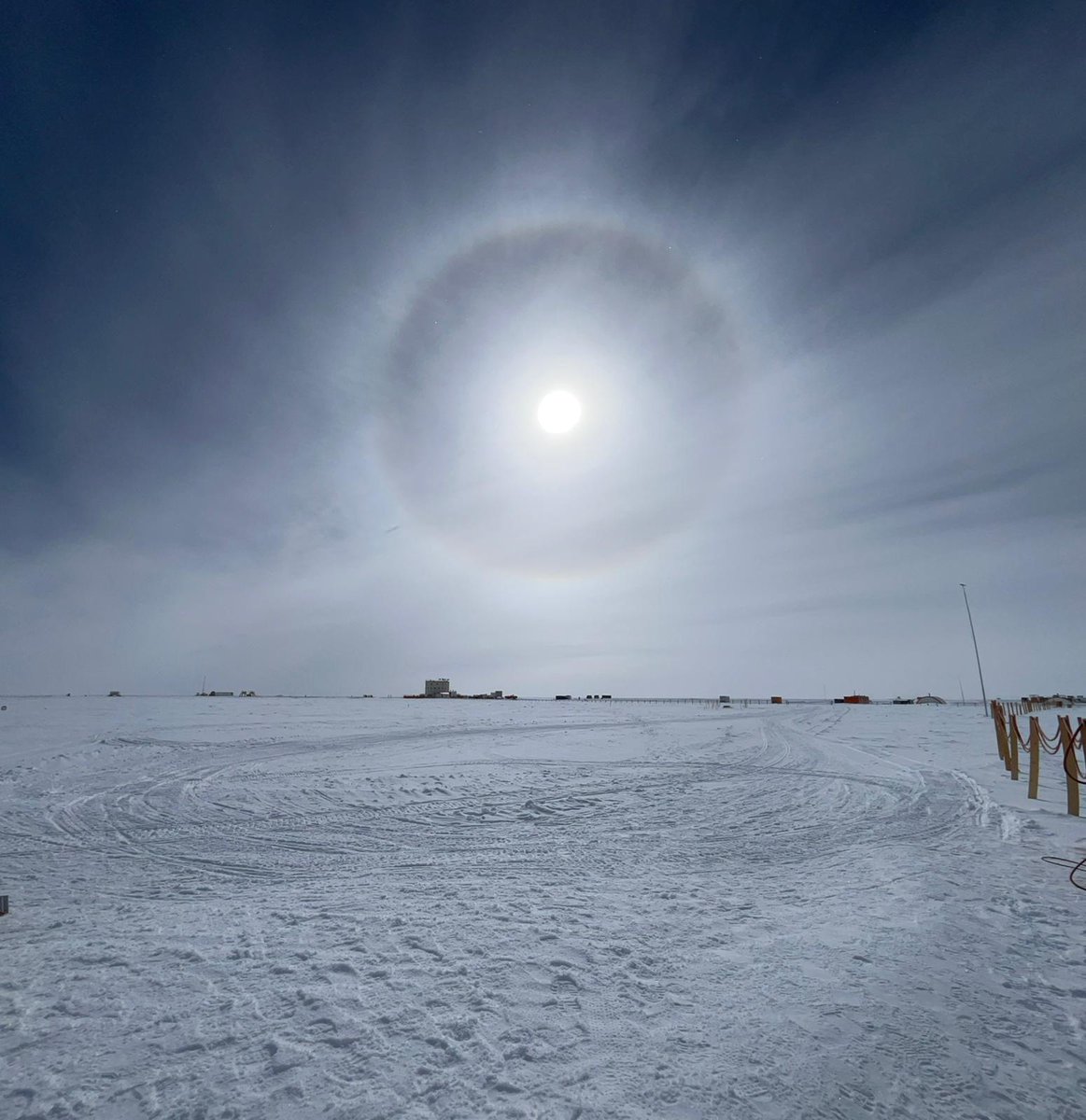 Beyond EPICA (@oldestice) on Twitter photo The new year started with a beautiful halo.  
The Beyond EPICA team wishes you a happy 2025! 
📸F. Scoto©PNRA/IPEV The new year started with a beautiful halo.  
The Beyond EPICA team wishes you a happy 2025! 
📸F. Scoto©PNRA/IPEV