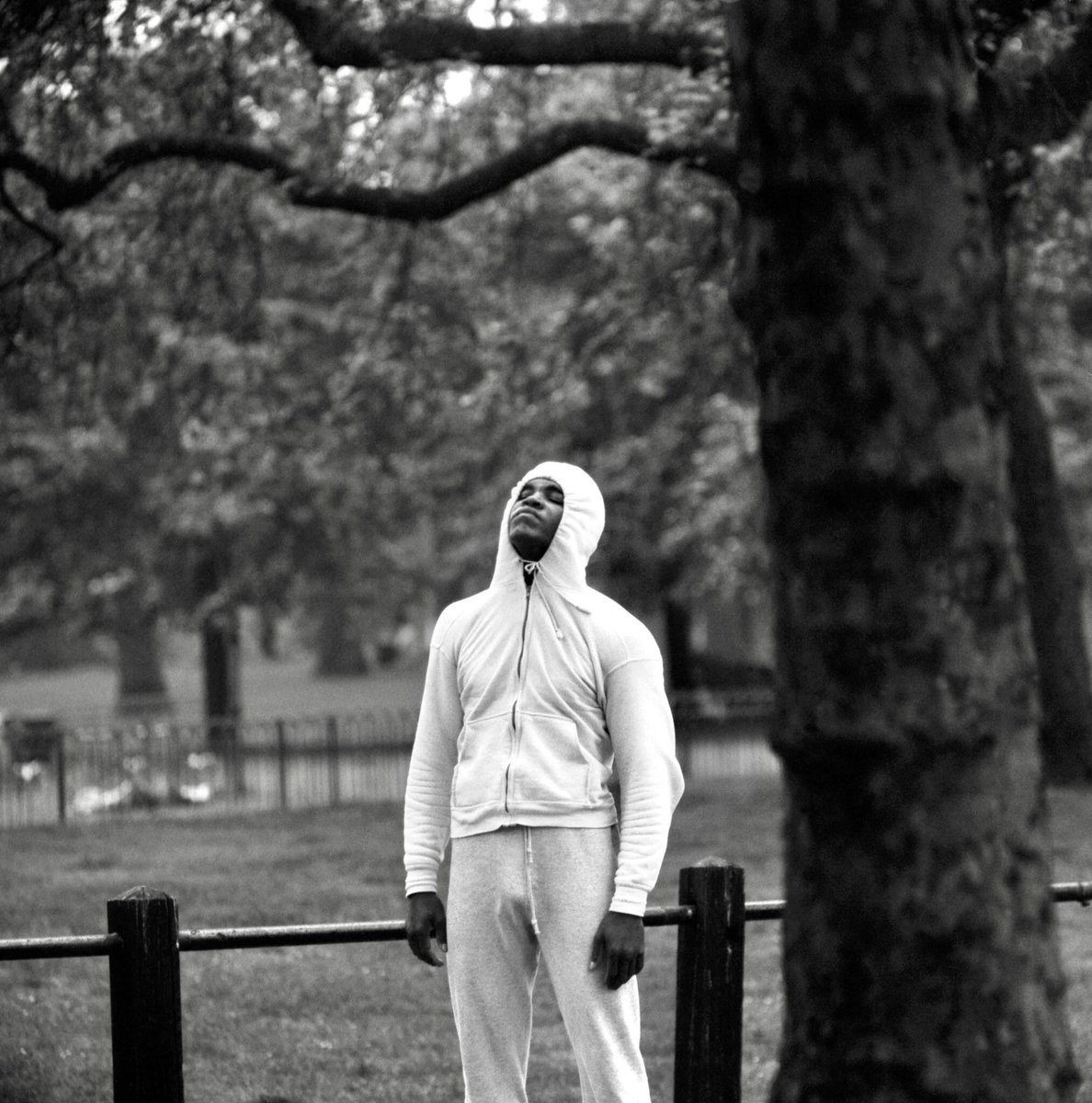 thejpgvibe's tweet photo. muhammad ali. 1963.
training in london ahead of his fight. https://t.co/lEoA1azMbY