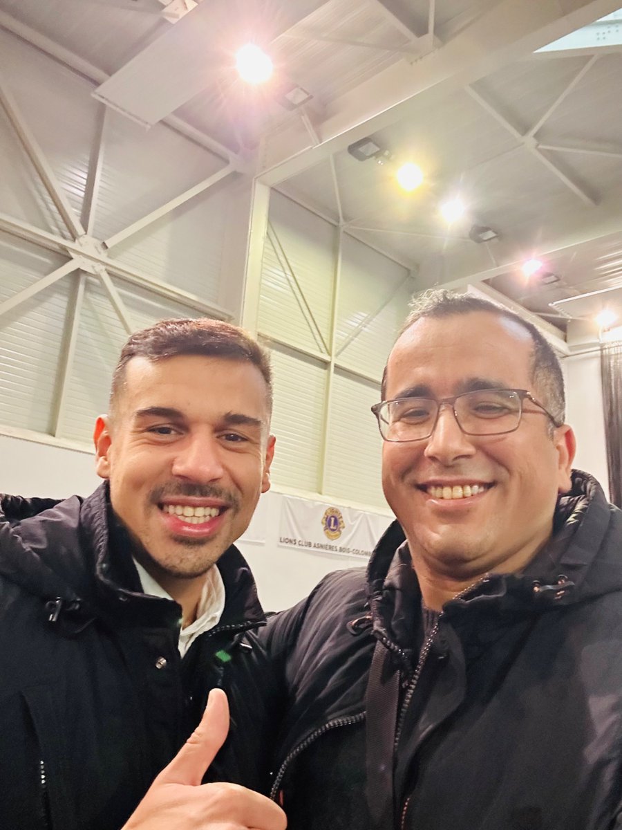 Plaisir d’avoir rencontré le MI et célèbre YouTubeur Joachim Mouhamad au tournoi d’échecs Grand Master Bois-Colombes (26-30 déc. 2024) ! Une rencontre inspirante avec un joueur sympathique, autour de notre passion pour les échecs. 🏆♟️#chess #échecs #FFE #FIDE