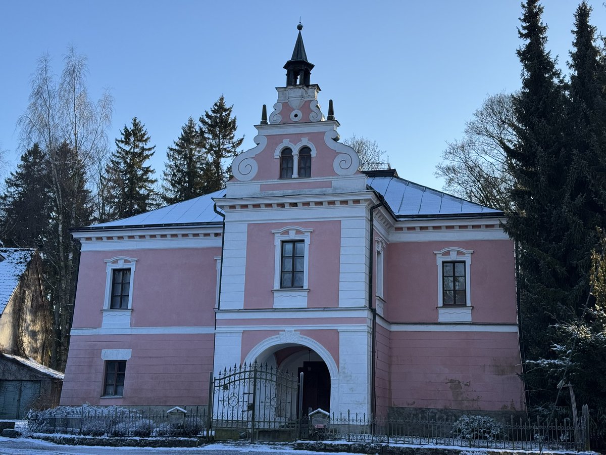 tony_ver2's tweet photo. Výlet na Veselý kopec 31.12.2024
#turistika #CzechRepublic #vylety #czechia #les #forest #Winter #wintervibes #hikingadventures #vesely #kopec #skanzen #pardubicky #kraj 3/3 https://t.co/p9Wcpt0gIm