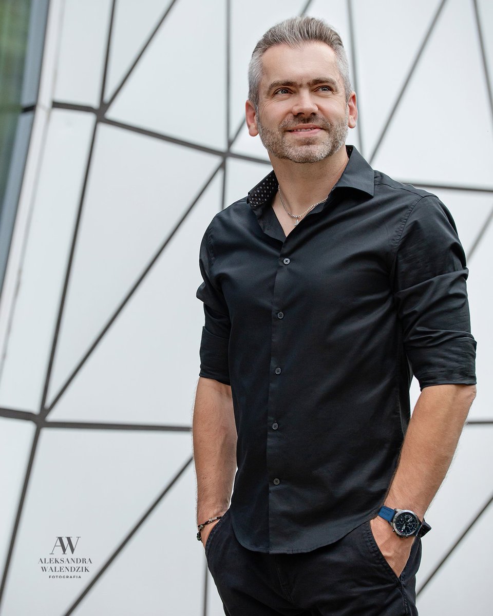 Niech Nowy Rok przyniesie Wam odwagę do spełniania marzeń, radość z każdej chwili i wiarę w lepsze jutro. Patrzmy w przyszłość z nadzieją - wszystko, co najlepsze, dopiero przed nami.  Szczęśliwego 2025!!! 🙂                                              #HappyNewYear2025wishes