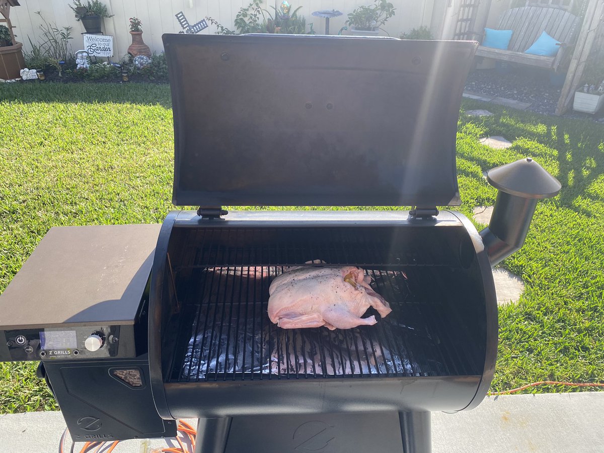 RogerBrunner4's tweet image. It’s a great day to smoke a Duck!! Hopefully there are more Ducks smoked later!!
#ohiostatebuckeyes #BuckeyeNation #OregonDucks