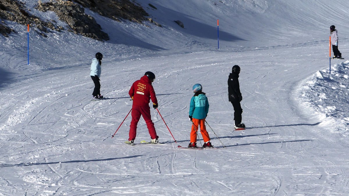 sanisidronieve's tweet image. 01/01/2025
No se nos ocurrió una mejor manera para comenzar comenzar Año ⛷️🏂¿Continuamos mañana?
#León #PuebladeLillo #Valdelugueros 
@diputacionleon