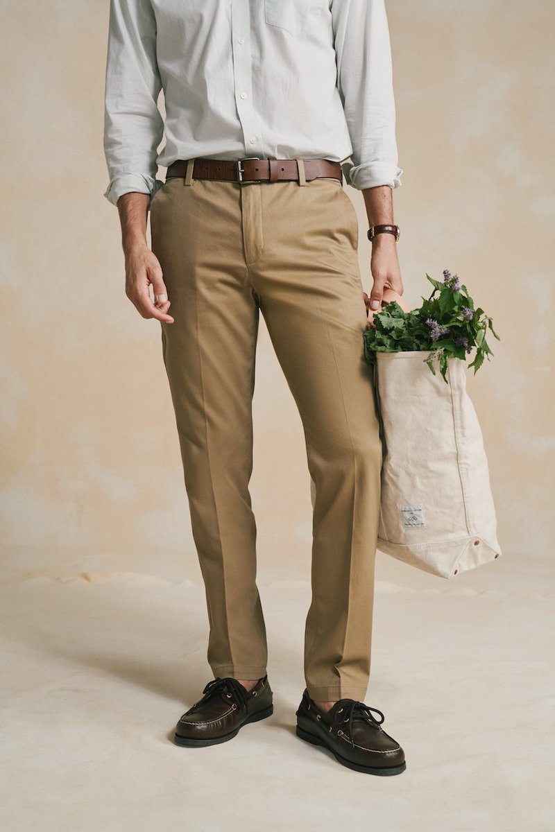 Buenas noches
@Dockers estrena el Mocha Mousse, el color del 2025.
Te lo cuento en mi blog telademoda.com