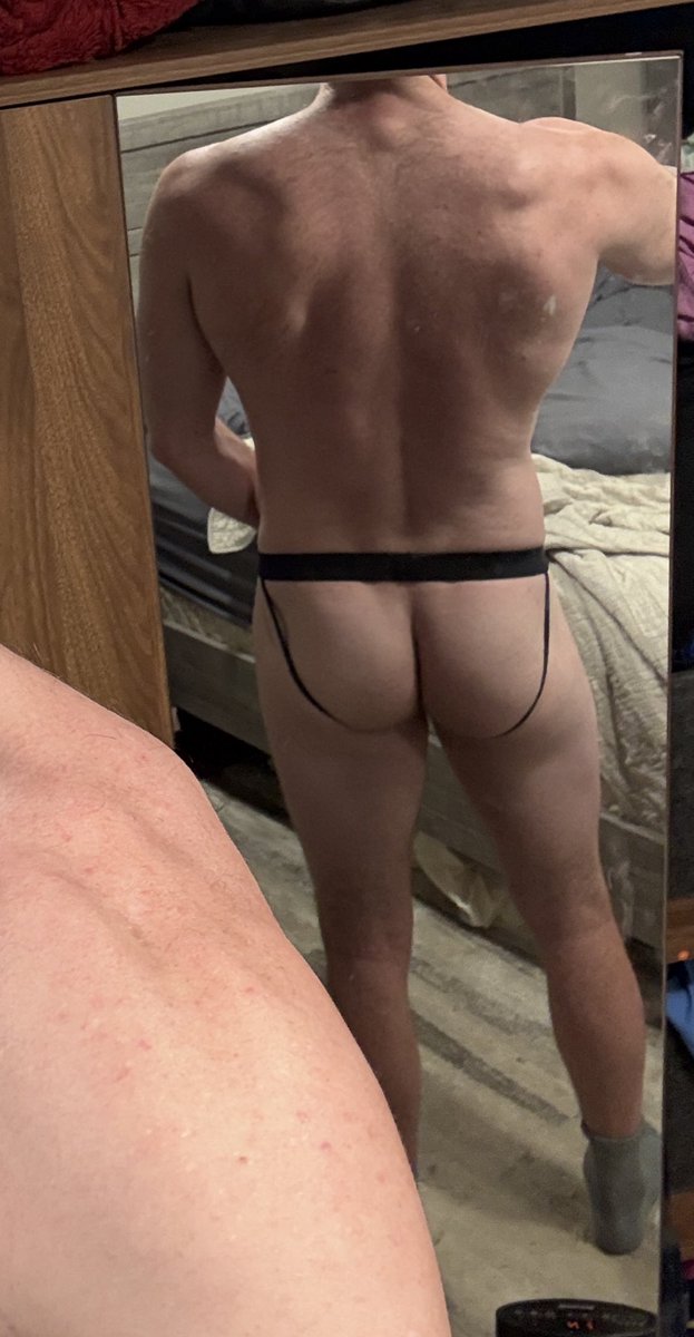 TallTerrainxxx's tweet photo. Happy New Years π« Day π₯³
These jock strings around the π are holding on for dear life
Cheers to a year of getting bred more π€©
Volunteers to ravage these cakes?
#newyears #jockstrap #butt #cheeky #getbred #rawislaw #cum https://t.co/XekImYEFJX