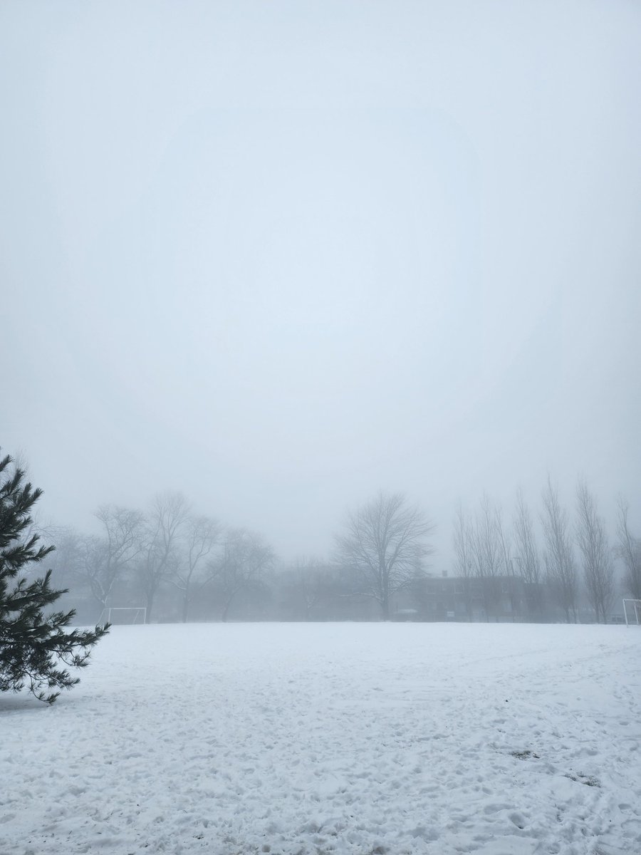 alejandroecon's tweet photo. "Is good that you came in summer. In winter it can get very depressing" https://t.co/fGKwrMxQIG
