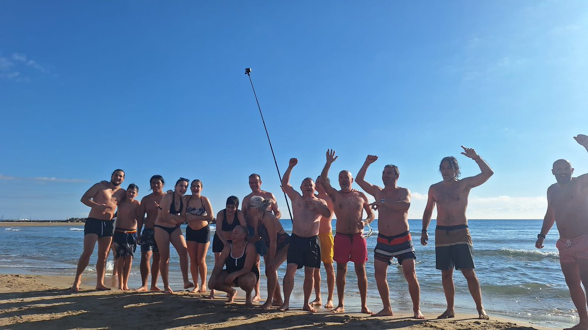 CastDelFoix's tweet photo. 🌊 Primer repte de 2025 assolit!!
🩵 Moltíssimes gràcies a tothom que ens ha acompanyat novament al primer bany de l'any.
🙌T'hi sumes a una nova temporada que serà de somni?
🫵Tu ets #OrgullTurquesa #OrgullCasteller
#CastellersDelFoix #SomDe7 #CubellesPlaçade8 https://t.co/3OY2JvUH2p