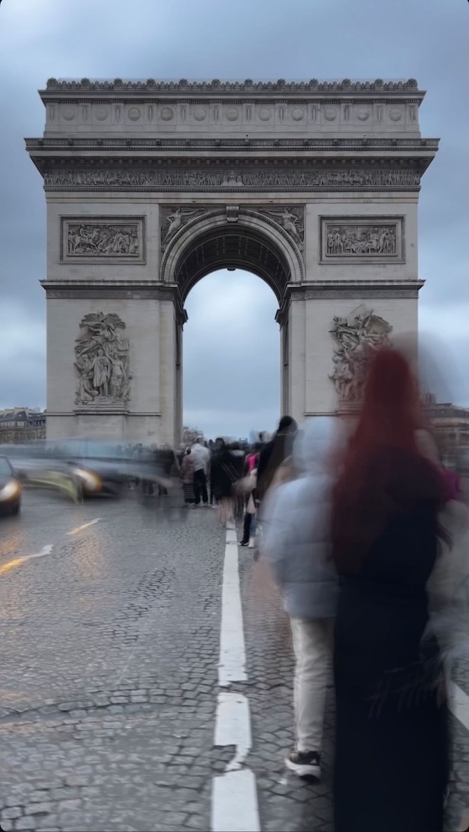 chopin197's tweet photo. Happy new year from Paris 🇫🇷🍂..
New journey , new me .
01/01/2025❤️. https://t.co/dQrtHBCd2g