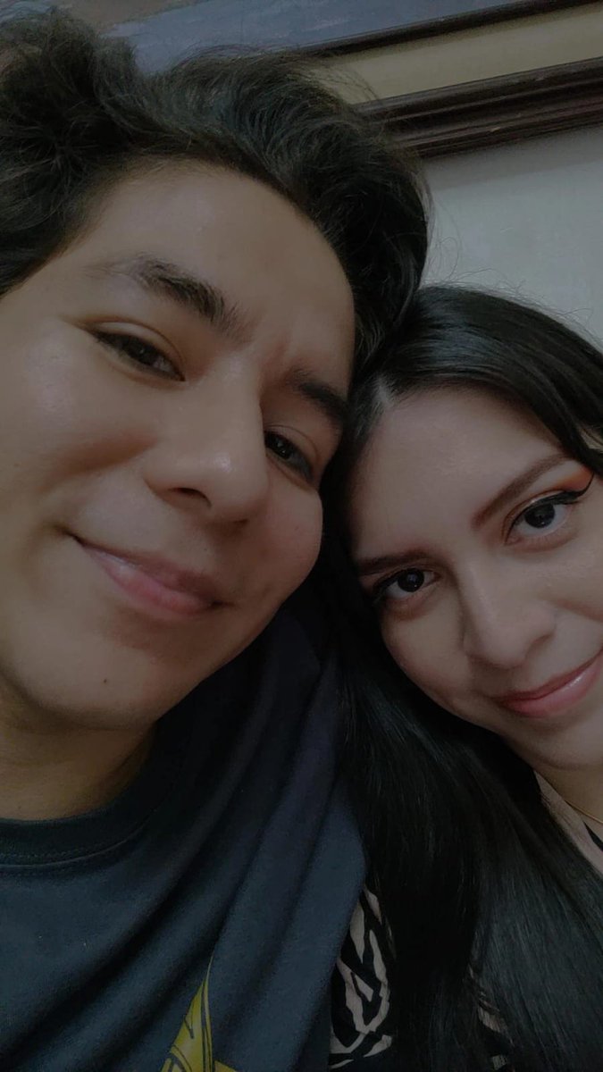 NAADIIE_'s tweet photo. @Vanejacquelinee 🩵💛Te amo🥂🎊 https://t.co/nK99cL6nAq