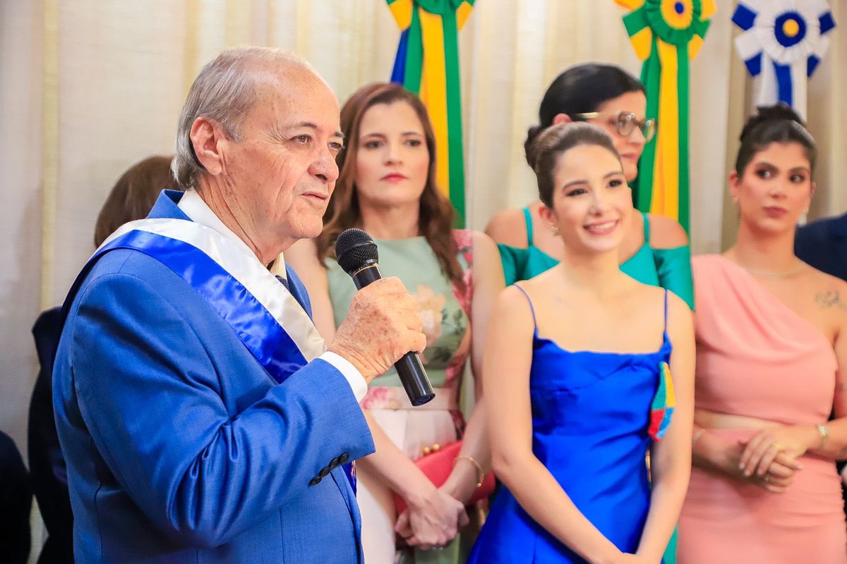 Iniciamos o ano assumindo o terceiro mandato como prefeito de Teresina.

Que Deus nos dê sabedoria e humildade no cuidar de Teresina.