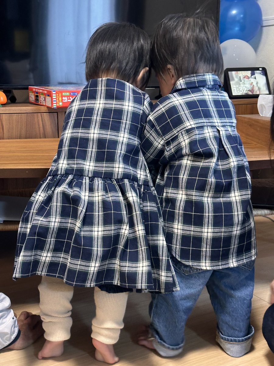 buruno525's tweet photo. あけましておめでとうございます🎍今年もワンニャンと双子のババ、張り切っていくよー🐕🐈☀️よろしくお願いします☺️
#新年挨拶
#ワンニャン
#犬と猫のいる暮らし https://t.co/tK76DIPLLf
